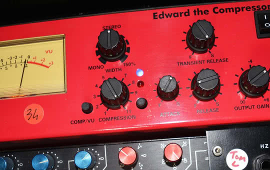 P8 Edward The Compressor - stereofoniczny kompresor analogowy