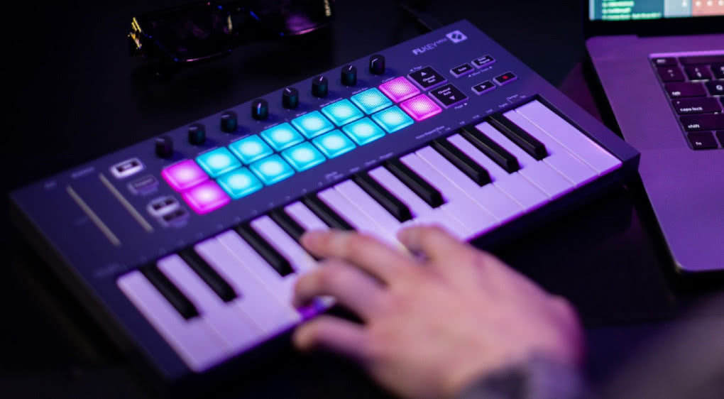 FLkey Mini i FLkey 37 - nowe klawiatury sterujące od Novation