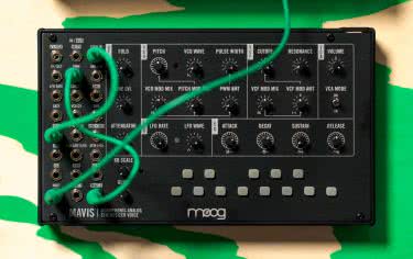 Moog Mavis - semi-modularny syntezator do złożenia 