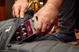 Nowe kostki gitarowe UAFX z Universal Audio 
