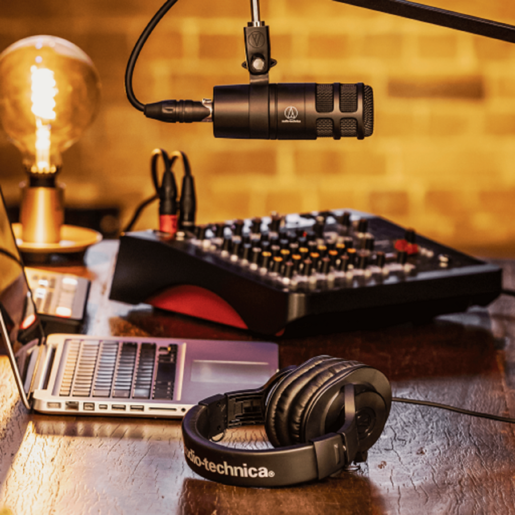Audio-Technica przedstawia hiperkardioidalny dynamiczny mikrofon do podcastów AT2040