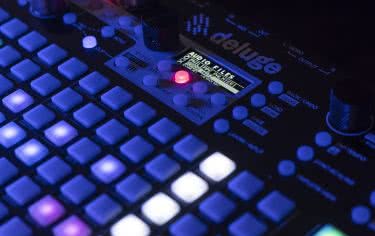 Synthstrom Deluge - nowy wyświetlacz oraz nowa cena 