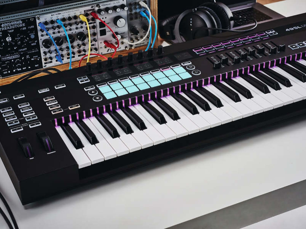 Arturia analog experience. Arturia keylab 88. Ik multimedia irig keys. Полироль клавиш синтезатора. Midi-клавиатура ik multimedia irig keys pro.