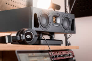 ADAM Audio A44H - dwudrożne monitory z funkcją kalibracji