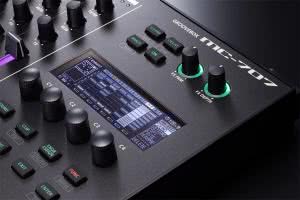 MC-707 sceniczny groovebox od Rolanda 