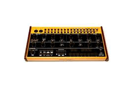Crave, czyli kolejny semimodular od Behringera