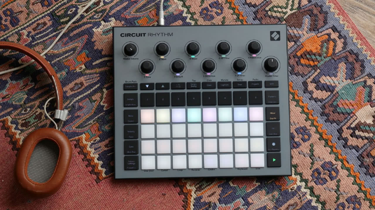 Novation Circuit Rhythm サンプラー Novation Circuit Rhythm - sampler