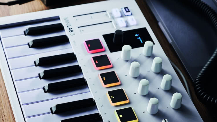 Arturia MiniLab 3 - kontroler MIDI