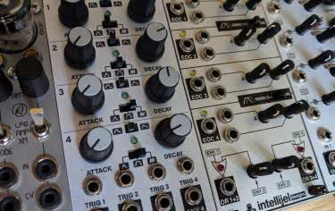 INTELLIJEL Quadra - analogowy generator funkcji  