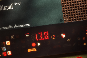 Teenage Engineering EP-1320 Medieval – pierwszy na świecie średniowieczny instrument elektroniczny