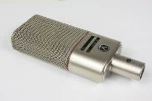 OC818 - mikrofon wielkomembranowy 