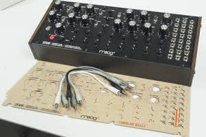 DFAM - analogowy syntezator perkusyjny 
