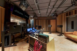 IsoAcoustics zapewniło profesjonalną wibroizolację akustyczną dla Deane Cameron Recording Studio w Massey Hall 