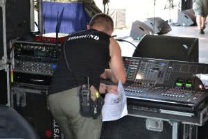Czy monitoring douszny wyprze monitory sceniczne? (część 2) 